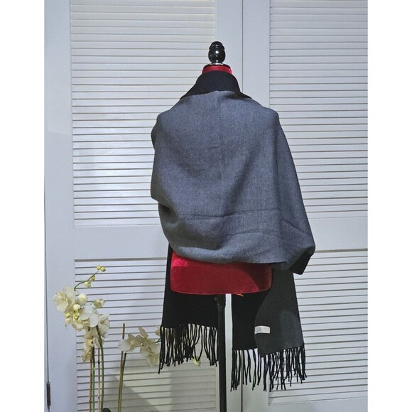 NWT Katie Kape Women's Black Gray Reversible Cape Shawl Fringe One Size 2623 - Picture 4 of 12